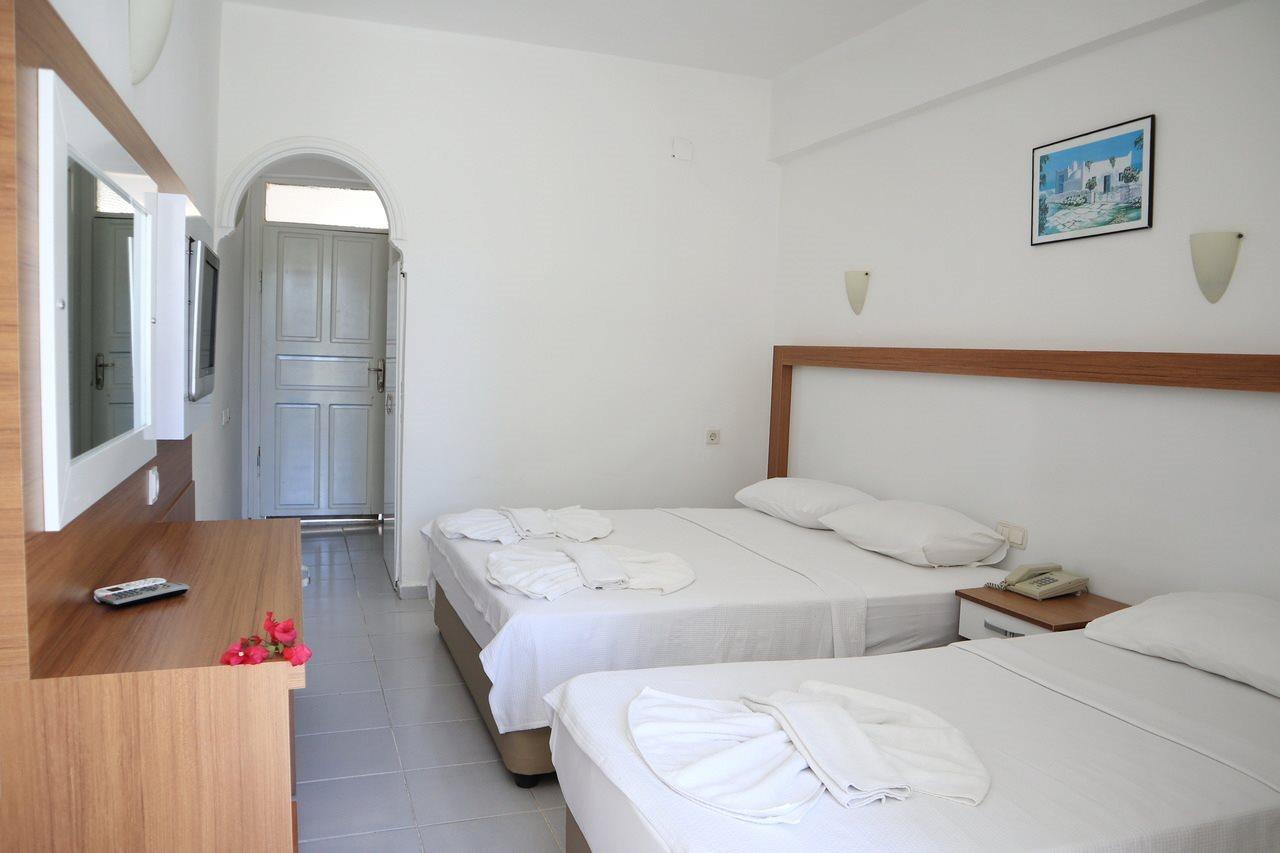 אלאניה Glaros Hotel מראה חיצוני תמונה