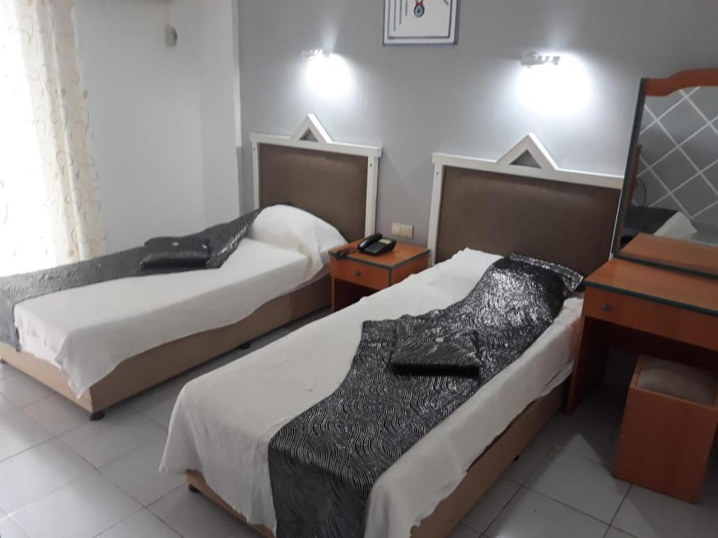 אלאניה Glaros Hotel מראה חיצוני תמונה