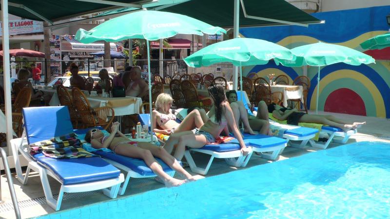 אלאניה Glaros Hotel מראה חיצוני תמונה